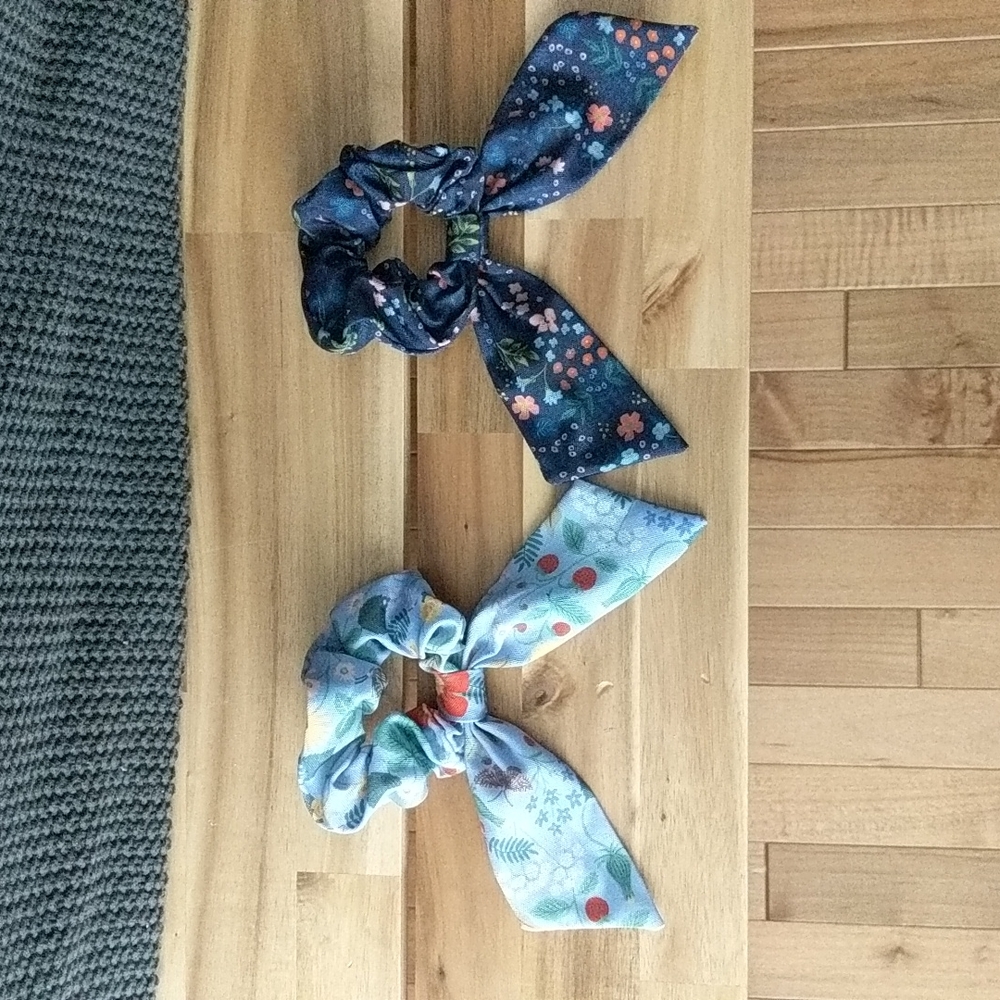 Rifle Paper Co. Bow Scrunchies